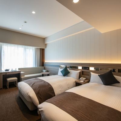 Superior West Twin Room