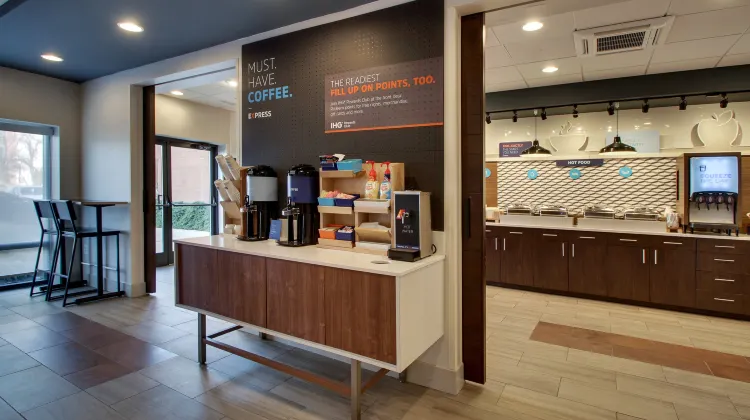 ホリデイ・イン エクスプレス ボルチモア - ボルチモア ワシントン エアポート ウエスト 食事・レストラン