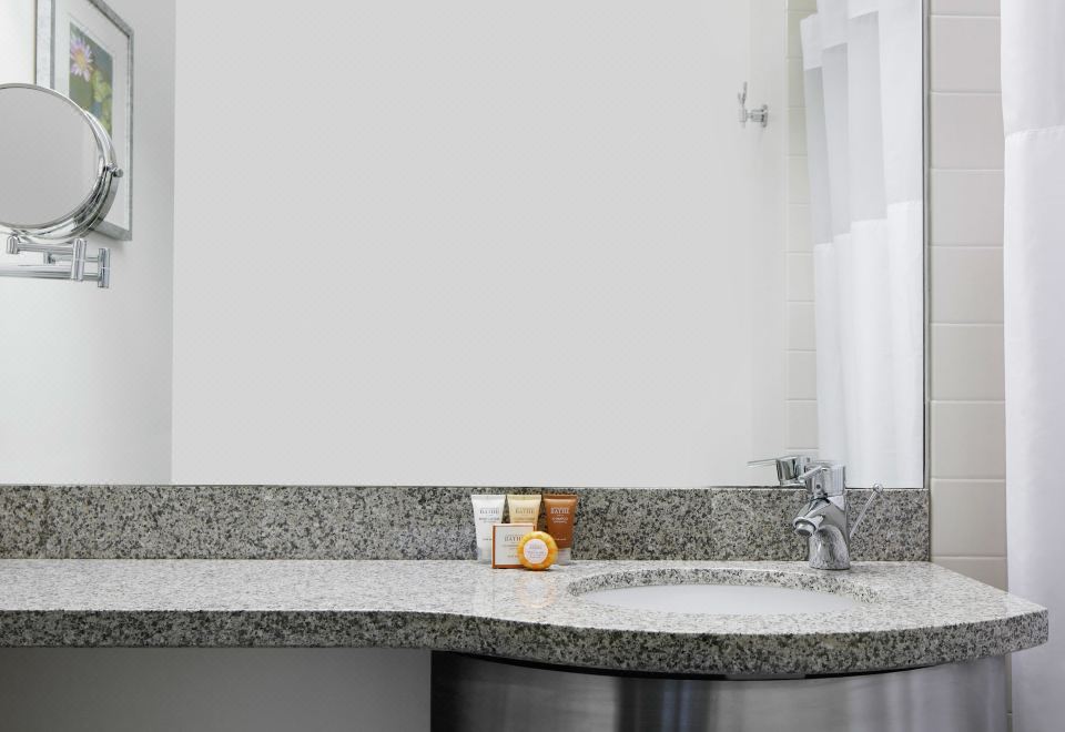 The Jewel HotelDeluxe Suite With Kitchen