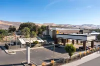 La Quinta Inn & Suites by Wyndham Yakima Downtown Hotels in 
