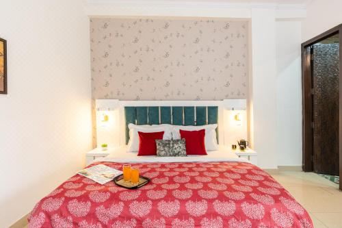 Homlee-Vintage 2BHK-Fort View-Bharat Mandapam-Ndls Two-Bedroom Apartment