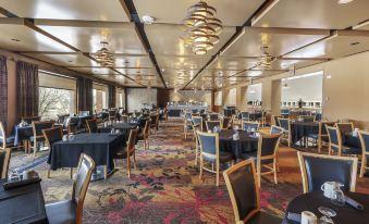 Crowne Plaza Minneapolis West, an IHG Hotel - Housity