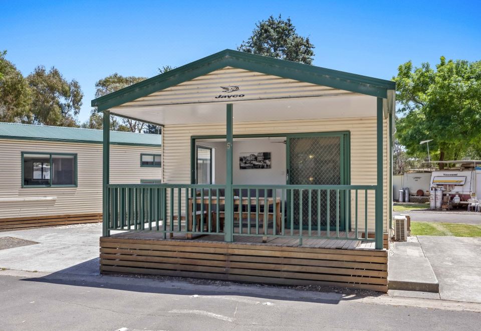 Eureka Stockade Holiday Park - Housity