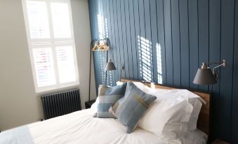 no 12 - Stunning Self Check-in Apartments in Worcester Centre - Housity