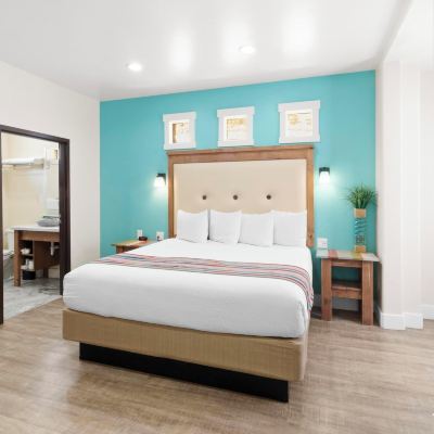 Family Suite Bluff Dwellings Resort Promo Code