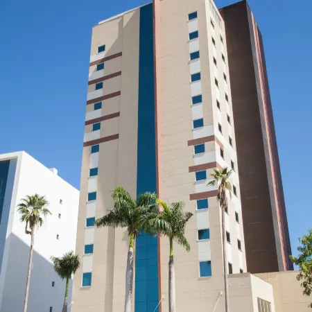 Delmond Hotel