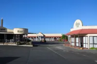 The Village Inn Hotel Te Anau Hotel di 
