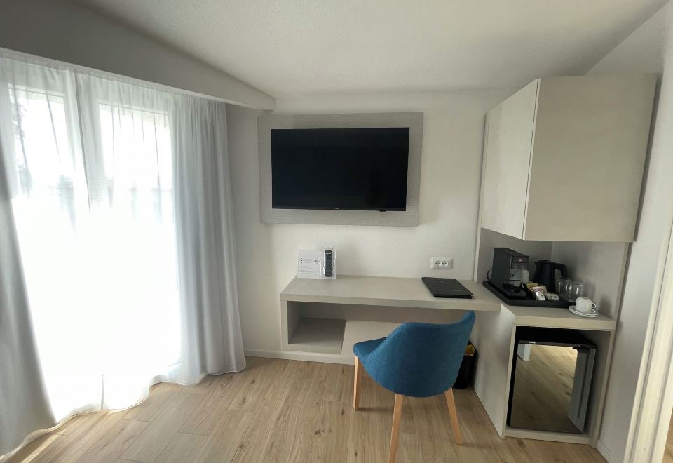 豪华双床或双人房，带阳台，可欣赏山景