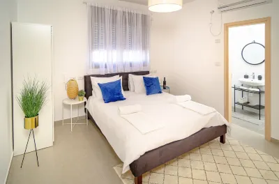 DOV Garden Apartment with Private Pool Hotéis em 