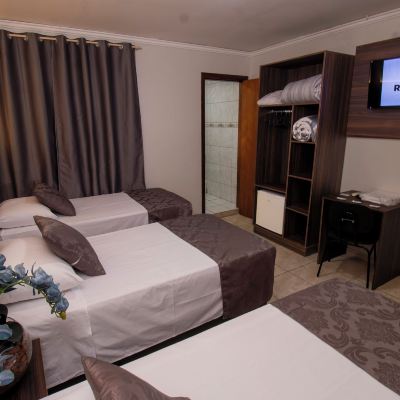 Quarto Triplo Com Ar Rosa's Hotel Promo Code