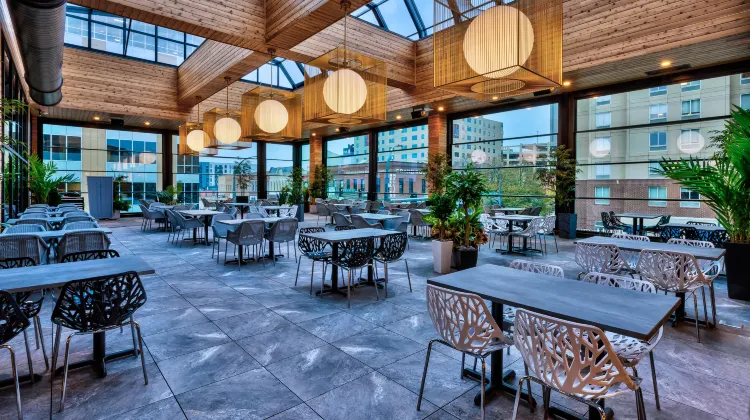 Hotel Indigo Rochester – Mayo Clinic Area Dining/Restaurant