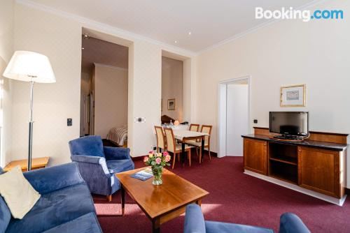 带阳台的家庭公寓-森林侧