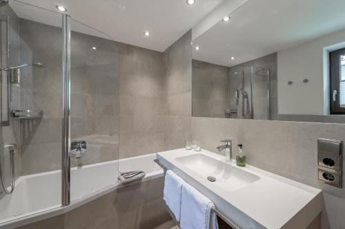 一卧室公寓（带阳台）