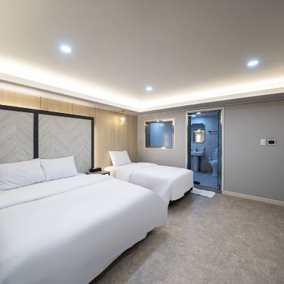 Twin Room B (Special Room, Bathtub) 나인 호텔 쿠폰
