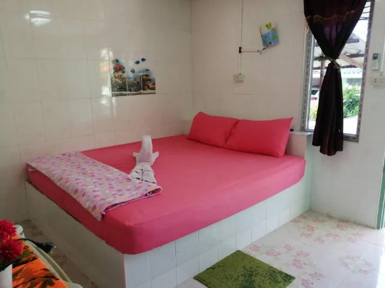 ห้องดีลักซ์พร้อมเครื่องปรับอากาศ