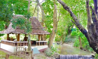 The Creek Garden Resort (Huainamrin Resort)