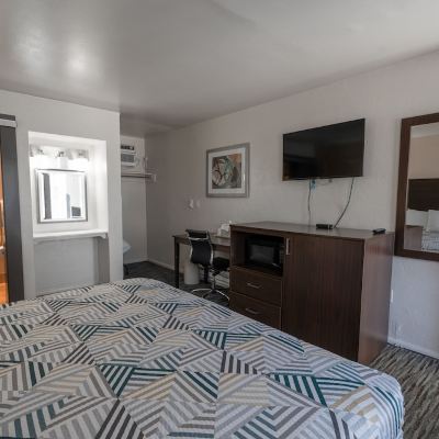 Standard Queen Room Eastside Lodge Promo Code