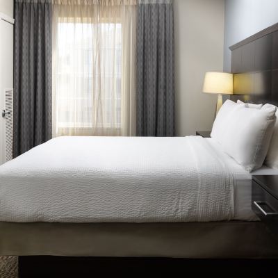 Comm Mobil Access Queen Bed 1 Bedroom Suite Staybridge Suites Sacramento-Folsom, an IHG Hotel Promo Code