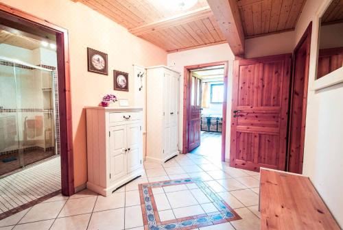 AuszeithofDeluxe Two-Bedroom Apartment