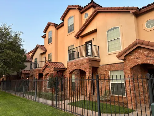 Texas Tech Modern Condo Prime Location - Walk to Ttu Campus, Broadway & Downtown