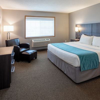 One-Bedroom King Suite Paynesville Inn & Suites Promo Code