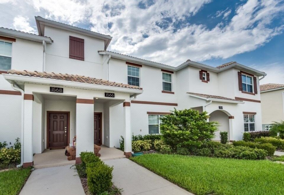 1566Plunker TownhouseFour-Bedroom Townhouse