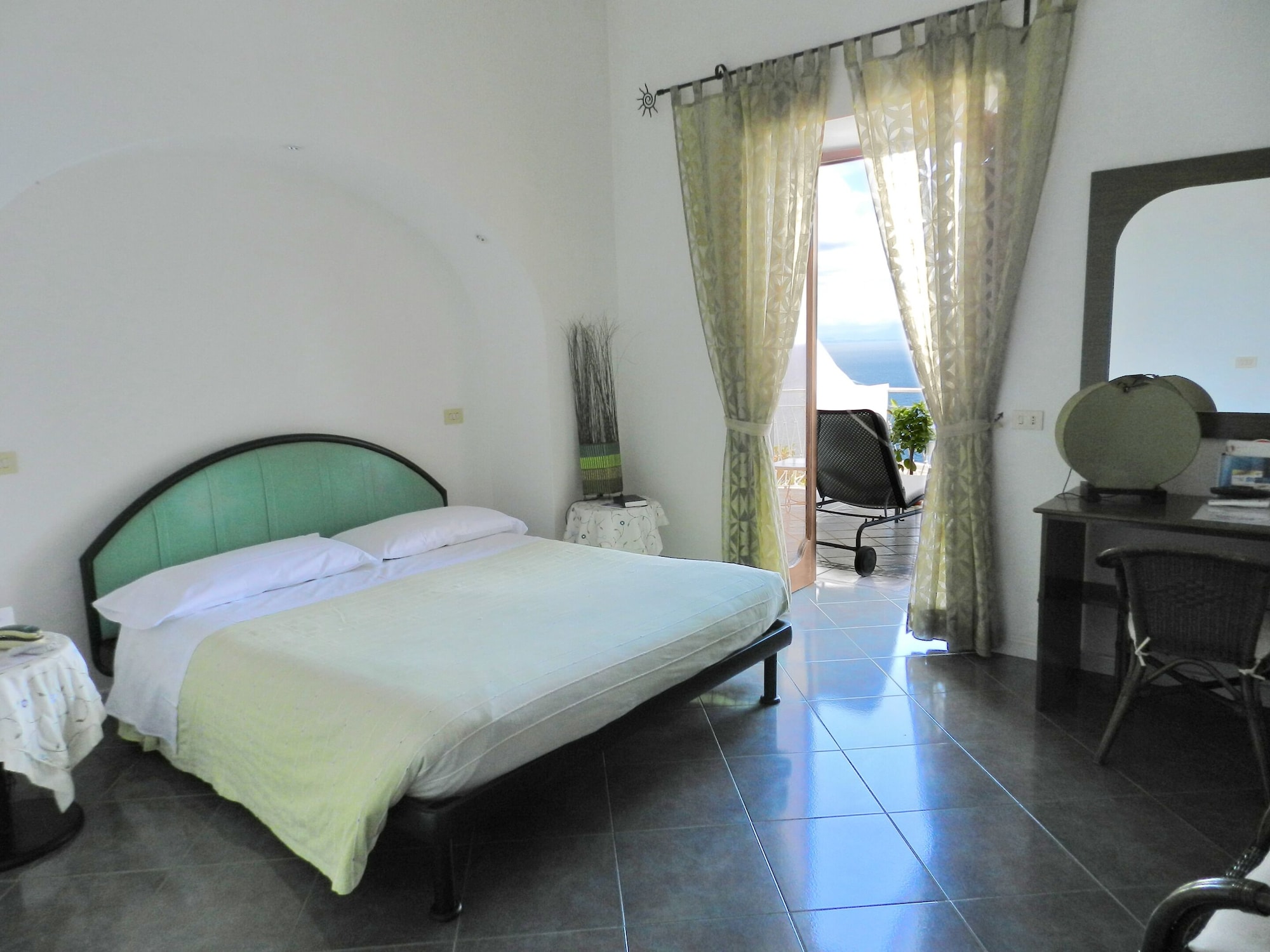 高级房， 按摩浴缸， 海景