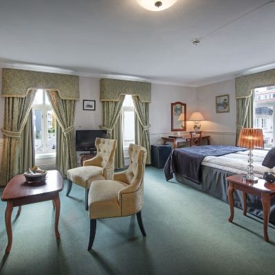 Deluxe Double Room with Double Bed Hotel Kong Carl Promo Code