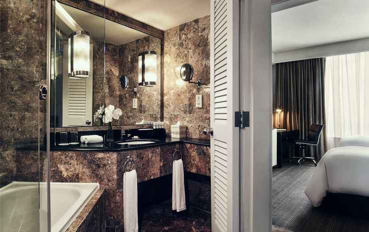 Pan Pacific HanoiDeluxe King Room With Lake View