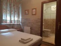 Pensión Serafín Hotels in Aviles