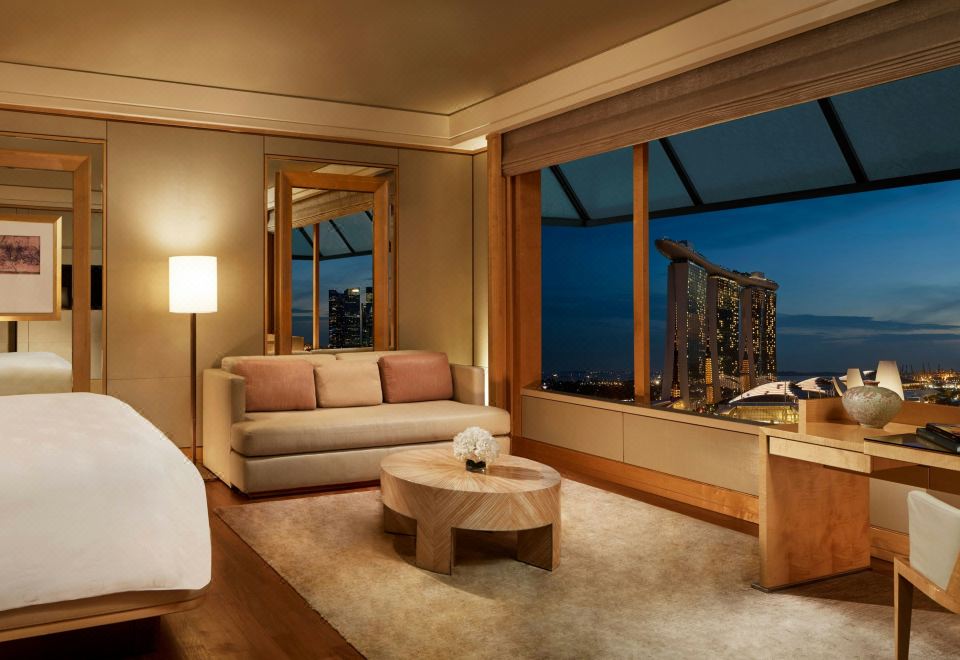 俱乐部豪华码头房，可使用俱乐部休息室，客房，1特大床，码头湾景观