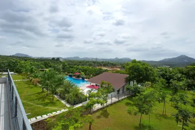 Trishvam Symphony Hotel a 