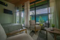Paraiso Lima-King bed, balcony with jacuuzi, fast WiFi, EV charger 酒店
