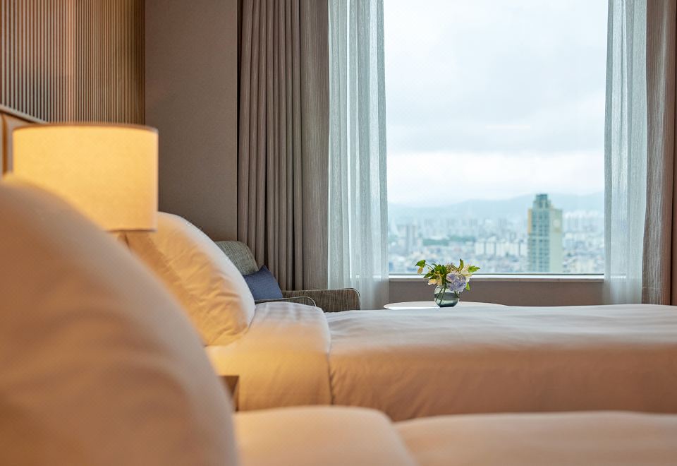 Lotte Hotel World GangnamClub Deluxe Twin(City View)