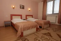 Pensiunea Maria , Floresti Các khách sạn ở 