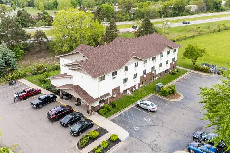 Super Inn By Oyo Lansing Mi - East Lansing, MI