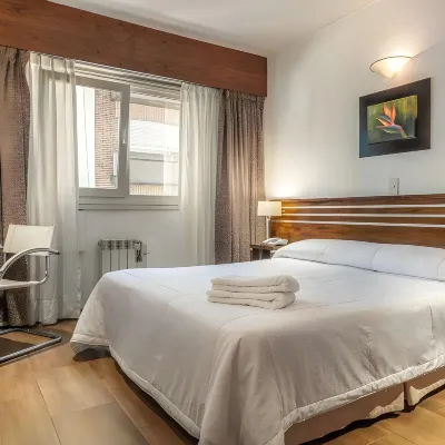 Up Retiro Hotels near Edificio Kavanagh