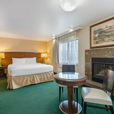 Executive Suite Rogue Regency Inn & Suites Promo Code