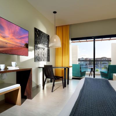 Junior Suite with Marina View