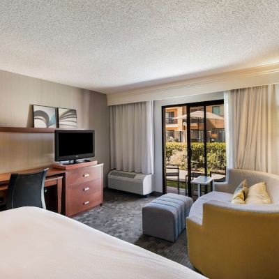 Deluxe Room, 1 King Bed with Sofa Bed, Accessible (Mobility Roll in Shower) Sonesta Select Huntington Beach Fountain Valley Promo Code