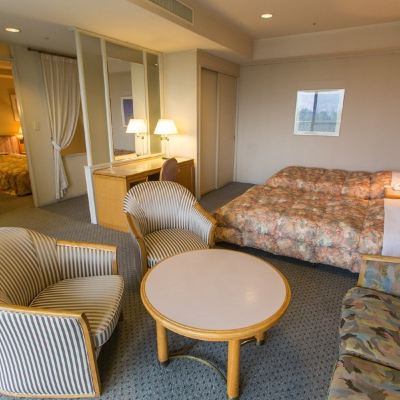 【禁煙】洋室または和洋室タイプ おまかせ（ウィング館・シャトー館）」 草津温泉ホテルヴィレッジ クーポン