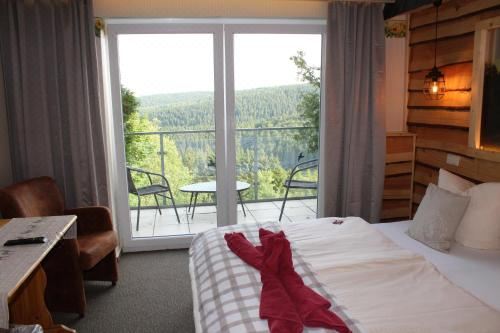 带山景的双人间