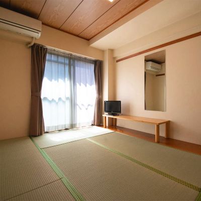 Standard Japanese Style 6 Tatami Bath Annex Toilet Smoking