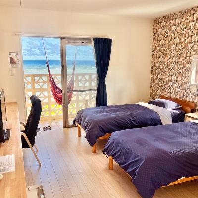 Western Style Twin Room Cruz del Sur Promo Code