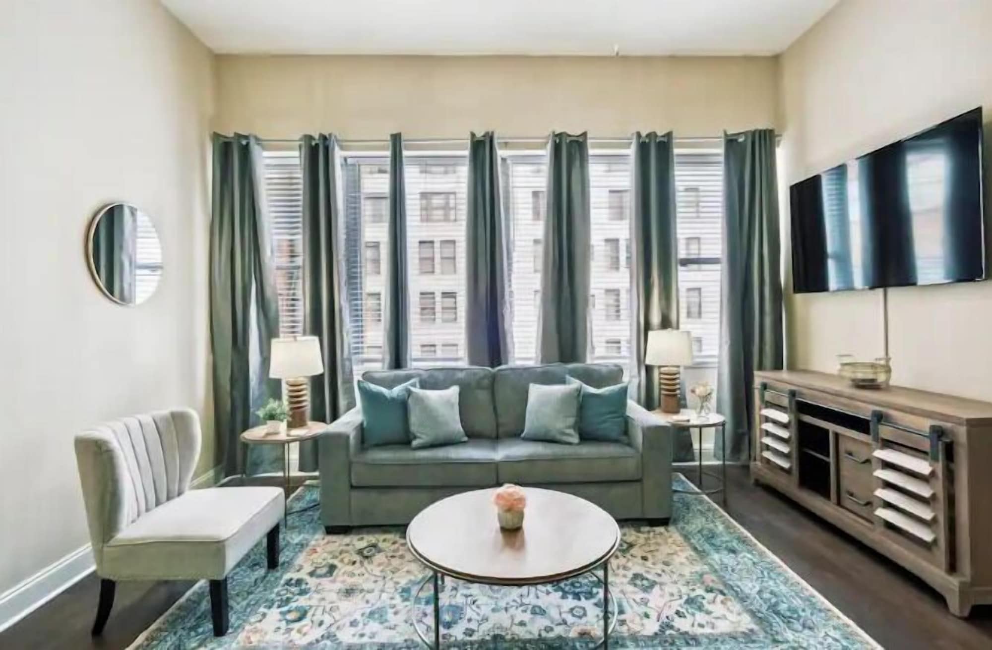 行政公寓式客房， 2 间卧室， 使用泳池， 城市景观