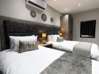 Luxe Suites Boutique Hotel Hotels in Berea
