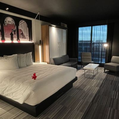 Grand Comfort Room with King Bed Plus Grand Times Hotel Laval - Centropolis Promo Code