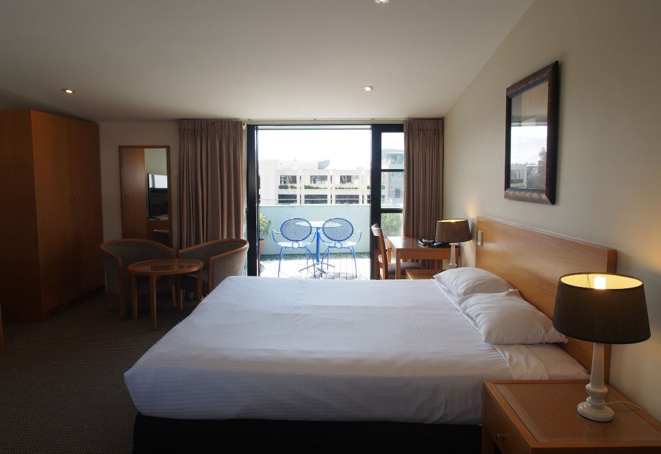 行政房（带阳台）