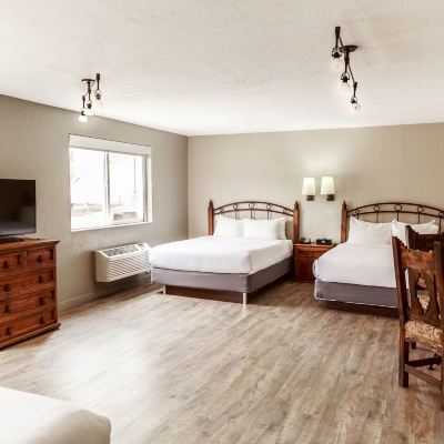Family Suite, Multiple Beds, Refrigerator&Microwave Aarchway Inn Promo Code