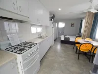 Alex Beach Cabins and Tourist Park Hotels in Mooloolaba